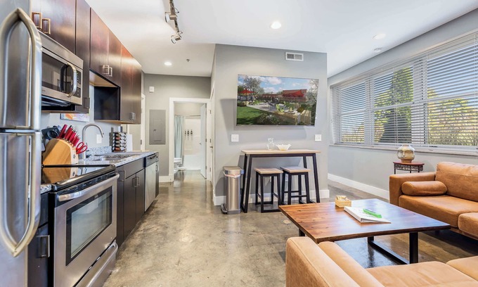 Roanoke Apartment | The West End Flats Su