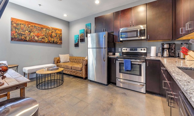Roanoke Apartment | The West End Flats Su
