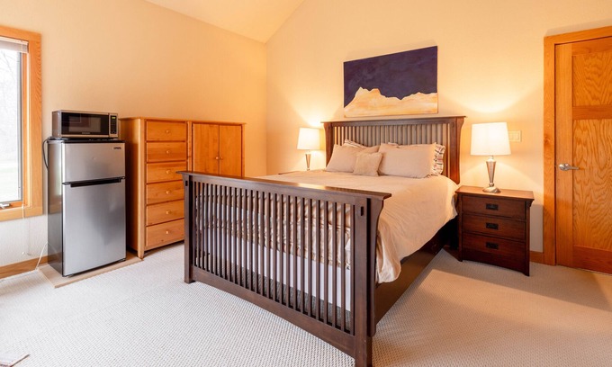 Brookfield House | The West Wing