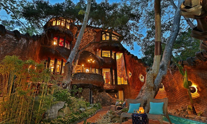 Mission Canyon House | The Whale House - Unique Architectural Masterpiece in Mission Canyon
