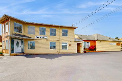 Lincoln City House | The Whale