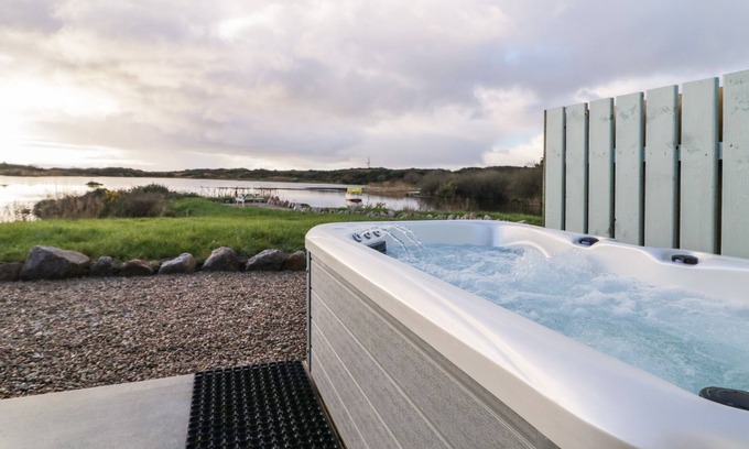 Burtonport Cottage | The Wheelhouse Pod No. 3