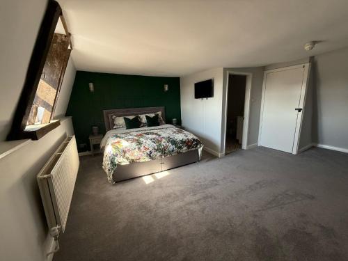 Atworth Hotel | The White Hart