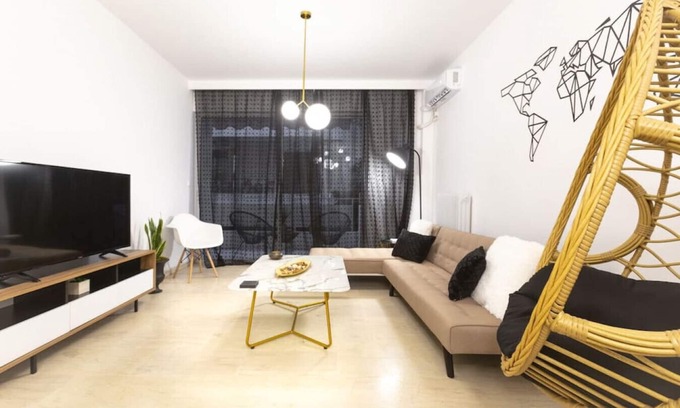 Pasalimani Apartment | The White House, 2-BDR just steps from Marina Zeas