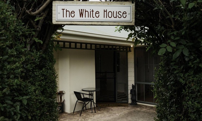 Chum Creek House | The White House at "Home Farm Healesville"