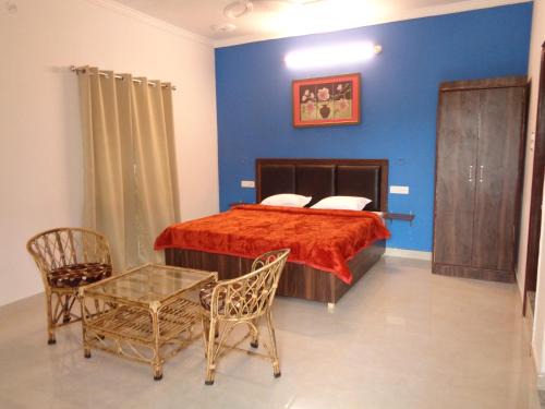 Tapovan House | The White House