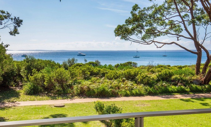 Vincentia House | The White House: Luxury on the beach