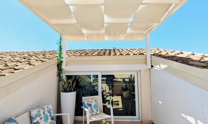 Pozzallo Apartment | The White House, terrace on the Mediterranean