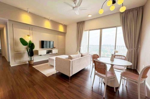 Maluri Apartment | The White House UNA opposite Sunway Velocity Mall