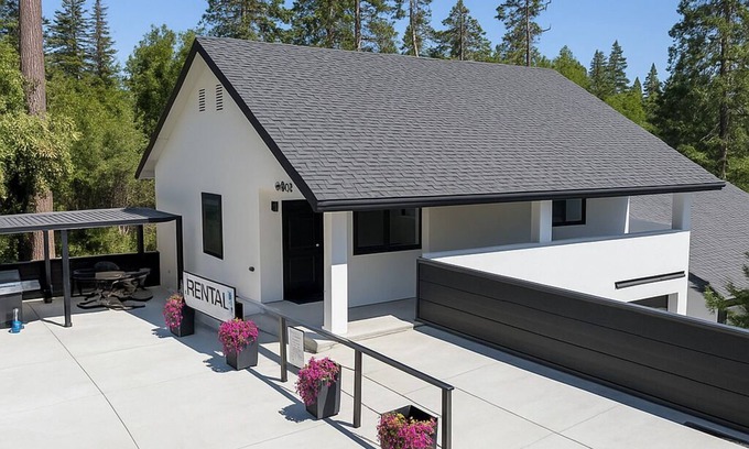 West Village Cabin | The White House | Unit 3