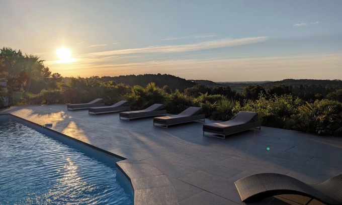 Grabels Villa | The White Luxe Collection 5 min from Montpellier 350 m2 hab. swimming pool clim view