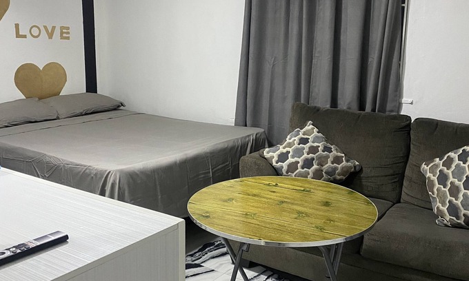 Spanish Town House | The White Room Charming 1-bedroom & Bathroom Off Old Harbour road with WiFi
