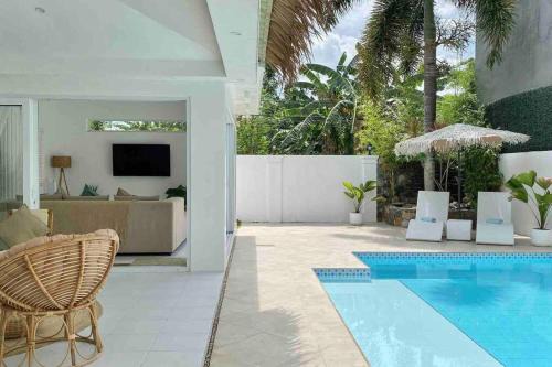 Lipa Villa | The White Villa in Lipa