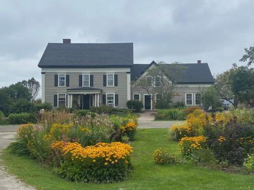 Lyndon Hotel | The Wildflower Inn