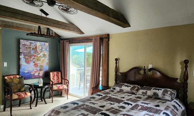 Ridgeway Bed & Breakfast | "The Willow", charming B&B room w/priv. balcony nr Crystal Beach/Niagara Falls