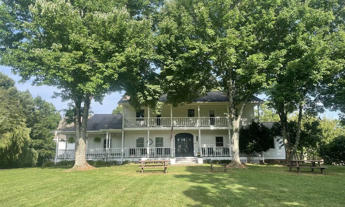 Dahlonega House | The Willow Pond Farm - A Piece of Peace in the North Georgia Mountains