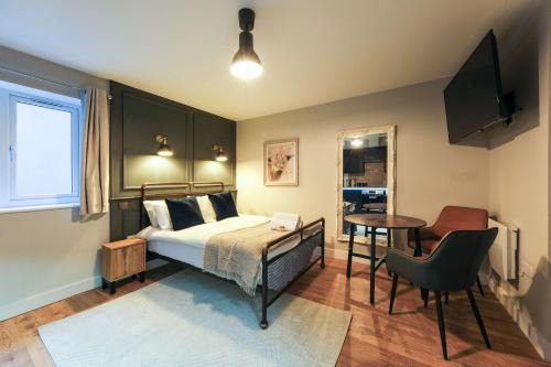 Bradley Stoke Apartment | The Willow - Studio 28