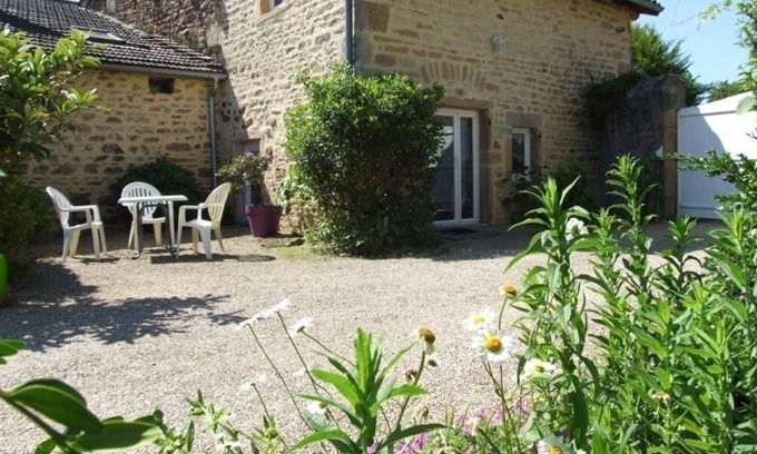 Chanes House | The Wisteria - CHANES
