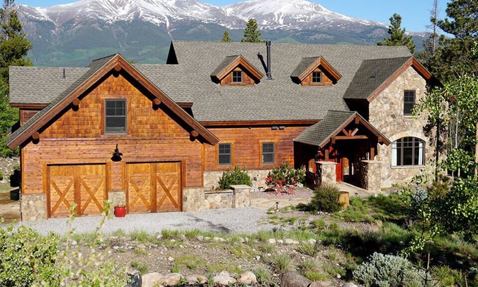 Twin Lakes House | The Wolf Den: Unforgettable Mt. Elbert + Twin Lakes Views on Quiet Acreage