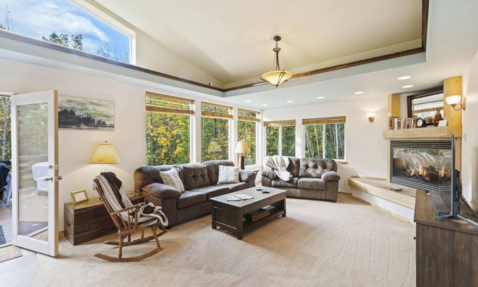 Sandpoint House | The Wood View: Secluded, Dog Friendly, Hot Tub