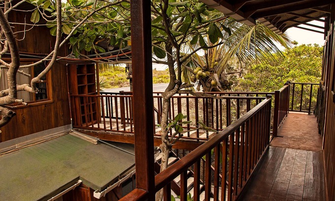 Puerto Villamil Cabin | The Wooden House Lodge