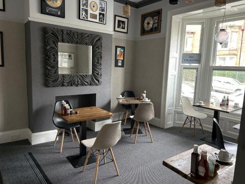 West Cliff House | The Woodszz guest house