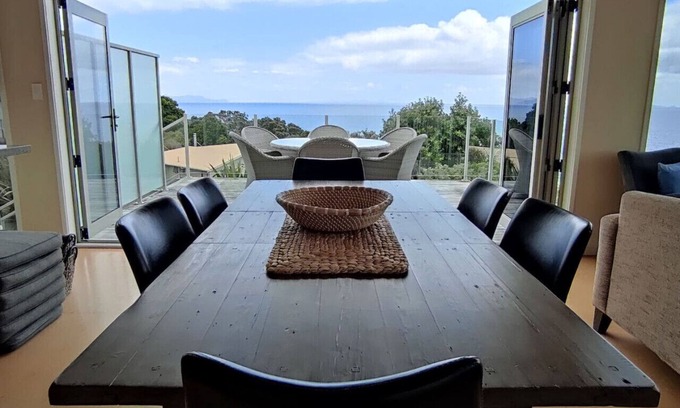 Coromandel Peninsula House | The Wow House - Stunning Kuaotunu Beach & Pacific Ocean Views