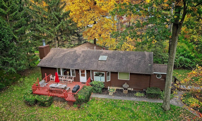 Perry Cottage | The year Lakeside Rental! Near Letchworth State Park Finger Lakes!