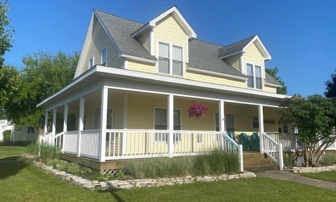 Ludington House | The Yellow House-Three bedroom within walking distance of Lake Michigan.