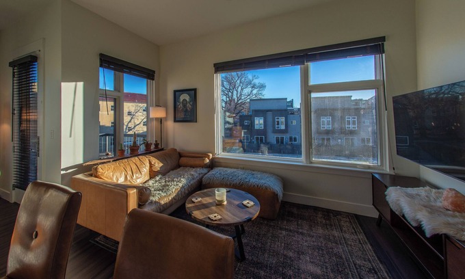 Berkley Condo | The Zen Den - A City Oasis perfect for solo or traveling couples