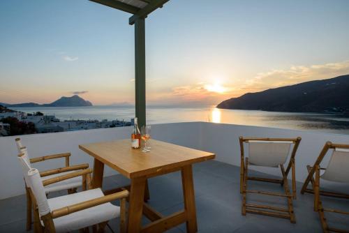 Aegiali Apartment | Theasis Suites