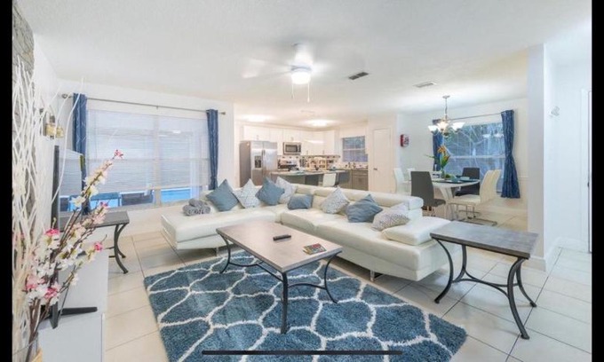 Indian Wells House | Theme Park Destination with Large Heated Pool