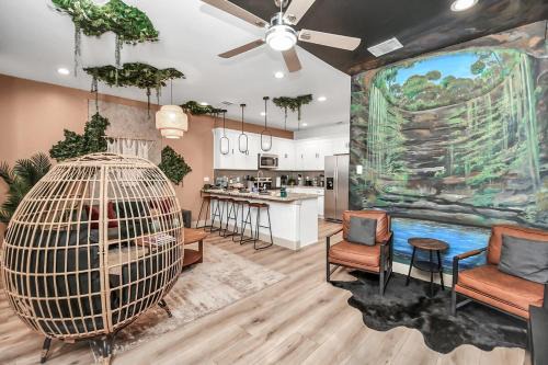 Southeast Houston Apartment | Themed Unit 4BD 3BA Near NRG HOU Med Center S