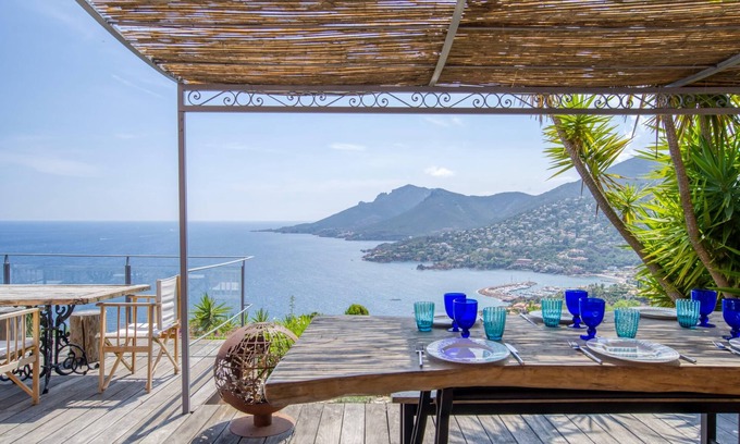 Theoule-Superieur House | Théoule: 3-bedroom villa with magnificent sea view, peaceful swimming pool