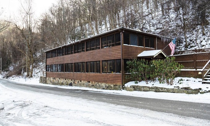 Elkins Cabin | TheRiverFrontResort*6Rooms*sleeps20*40Min>Timb Mtn