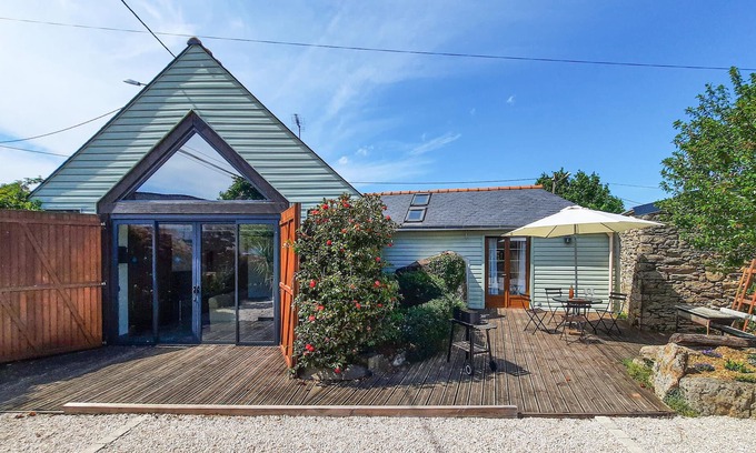 Crossac House | These two nicely furnished vacation domiciles (the two-bedroom FBL041 and the three-bedroom FBL042)