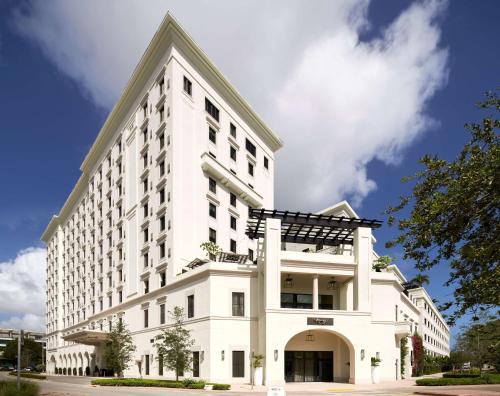 Coral Gables Hotel | THesis Hotel Miami Coral Gables, Curio Collection by Hilton
