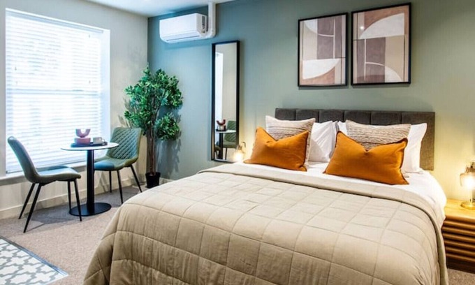 Thetford House | Thetford Hive Aparthotel Suite 10