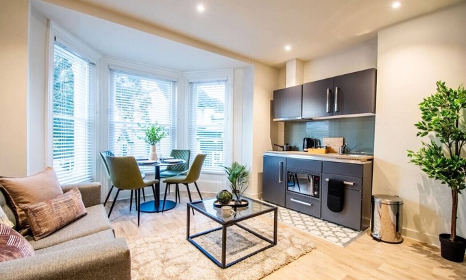 Thetford House | Thetford Hive Aparthotel - One Bedroom Suite 11