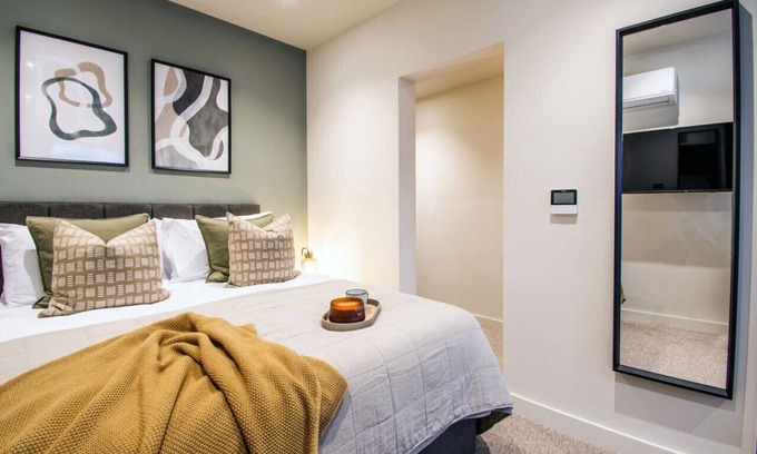 Thetford House | Thetford Hive Aparthotel Suite 7