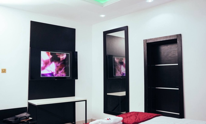 Ibadan Apartment | TheTruth Appartment, 24hrs power supply and free unlimited internet access.