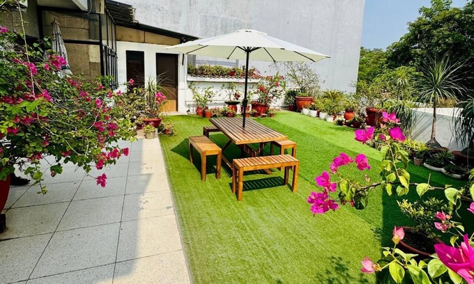 South Extension Bed & Breakfast | Thikana