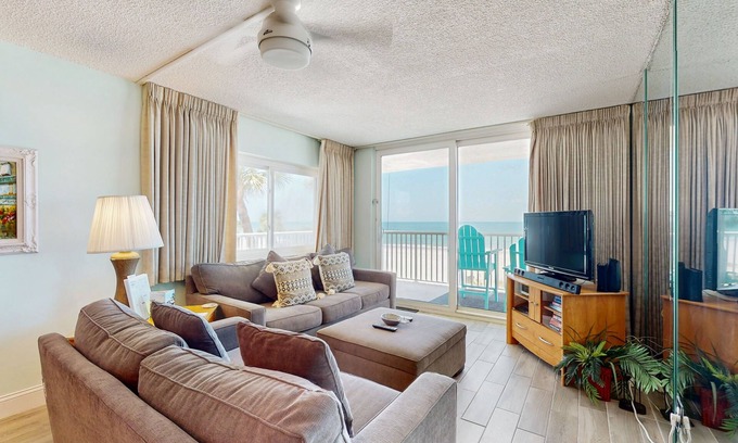 Indian Shores Condo | Third Floor, Oceanfront Condo w/Shared Pool, Ocean View, & Private Washer/Dryer