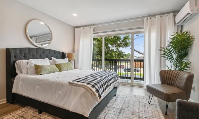 Hampton Apartment | This apartment is a 0 bedroom(s), 1 bathrooms, located in Hampton, VA.