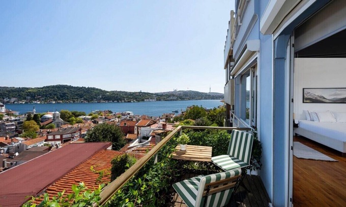 Arnavutkoy Apartment | This apartment is a 2 bedroom(s), 1 bathrooms, located in Beşiktaş, İstanbul.