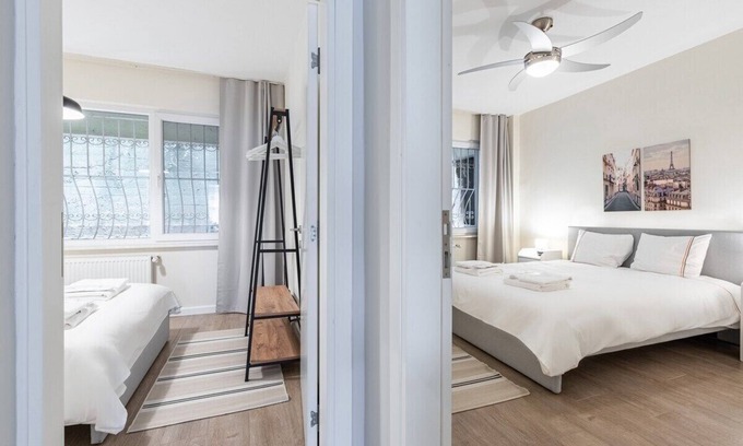Bebek Apartment | This apartment is a 2 bedroom(s), 1 bathrooms, located in Beşiktaş, İstanbul.