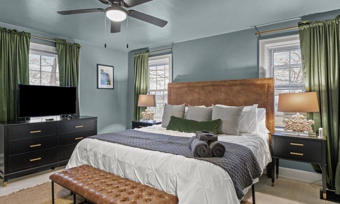 Hollywood - Mt. Vernon Apartment | This apartment is a 2 bedroom(s), 1 bathrooms, located in Lexington, KY.