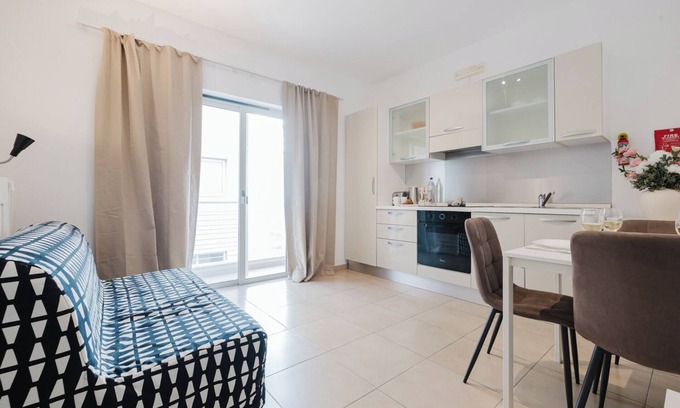 Tower Road Apartment | This apartment is a 1 bedroom(s), 1 bathrooms, located in Tas-Sliema, null.