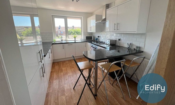 Shirley Apartment | This apartment is a 2 bedroom(s), 1 bathrooms, located in Southampton, England.