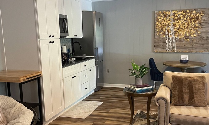 Lake Ridge House | This basement apartment is fully updated, modern, clean and cozy. .